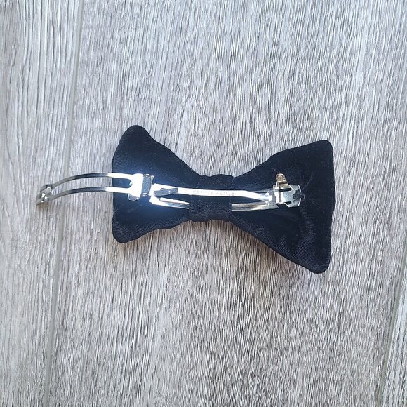 Elegant Clip On Black Velvet Bow Tie - Picture 7 of 7